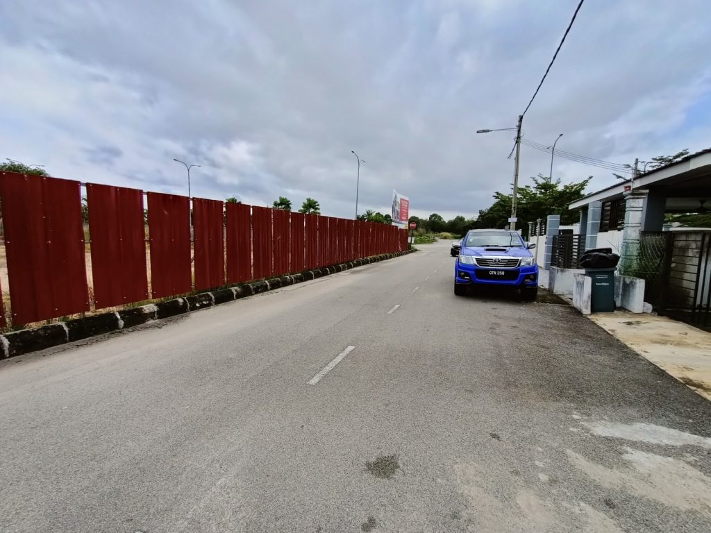 TERES 1 TINGKAT TAMAN I-CON BANDAR KUANTAN PUTRI SUNGAI SOI