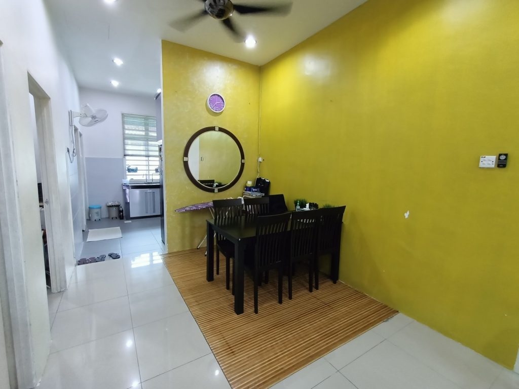 TERES 1 TINGKAT TAMAN I-CON BANDAR KUANTAN PUTRI SUNGAI SOI